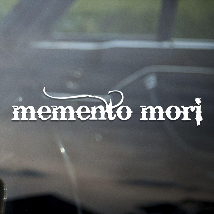 Наклейка Наклейка на авто Memento mori / Помни о смерти, 19х4 см